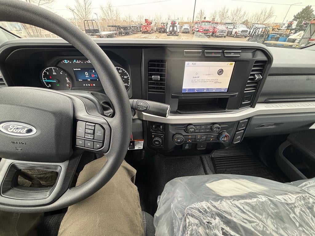 2024 Ford F-600 w/ Century 10S Carrier