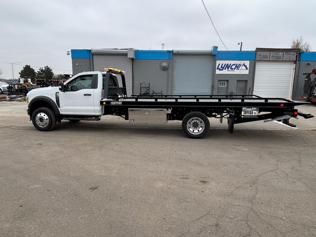 2024 Ford F-600 w/ Century 10S Carrier