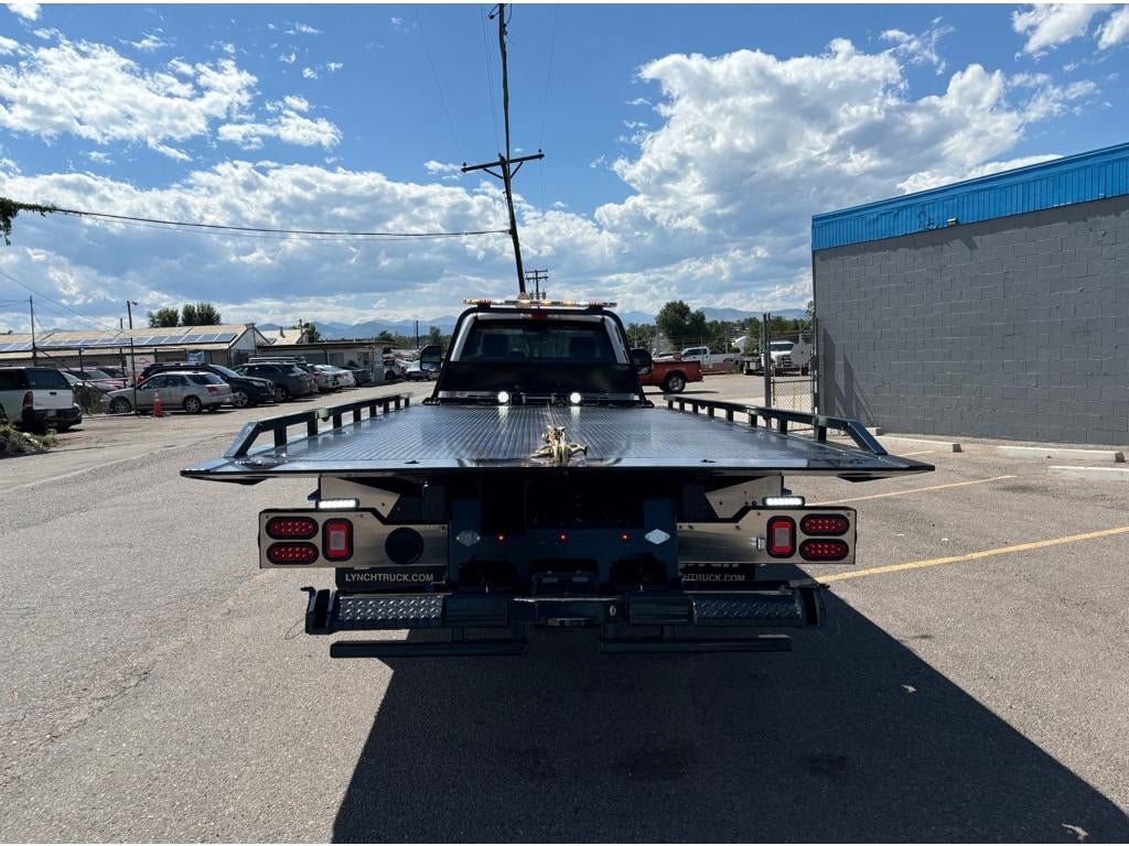 2024 Ford F-600 w/ Century 10S Carrier
