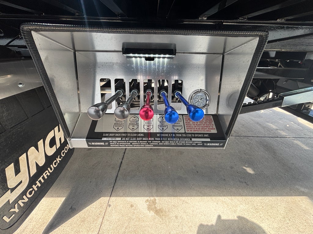 2025 Ford F-650 w/ Century 12S Carrier