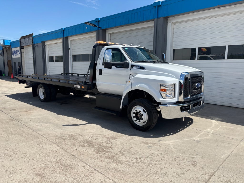 2025 Ford F-650 w/ Century 12S Carrier