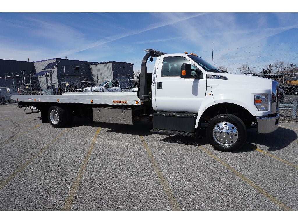2023 Ford F-650 WITH A 22' ALUMINUM CARRIER