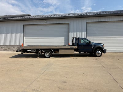 2020 Ford F-550 Super Duty w/ Century 10S Carrier