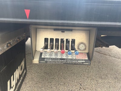 2022 Ford F-550 F Series Super Duty w/ Century 10S Carrier