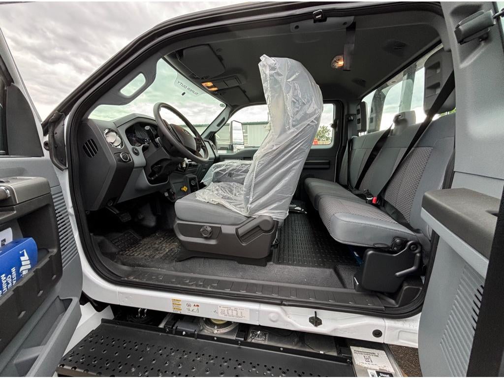 2025 Ford F-750 w/ Century 12S Carrier