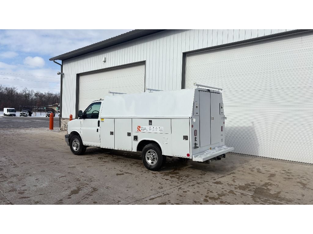 2025 Chevrolet Express 3500 11' Monroe CSV Body