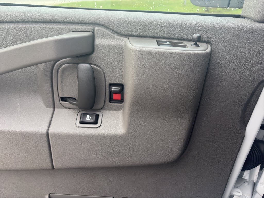 2025 Chevrolet Express 3500 11' Monroe CSV Body