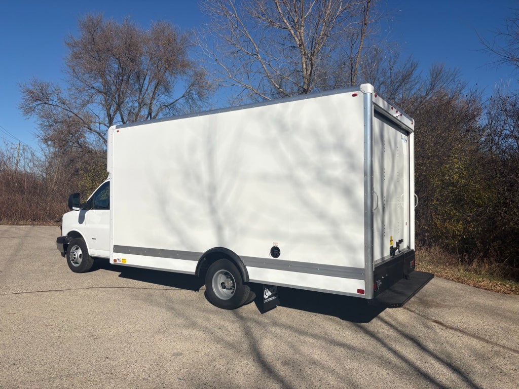2025 Chevrolet Express 3500 15' Bay Bridge Van Body