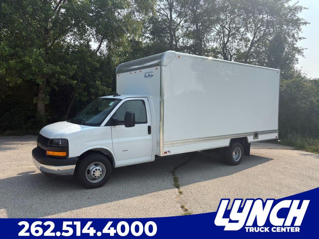 2025 Chevrolet Express 3500 17' Bay Bridge Van Body