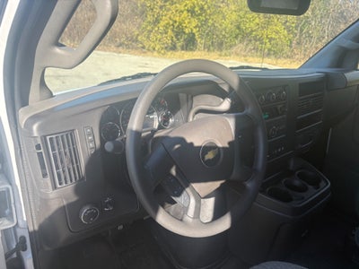 2025 Chevrolet Express 3500 17' Bay Bridge Van Body