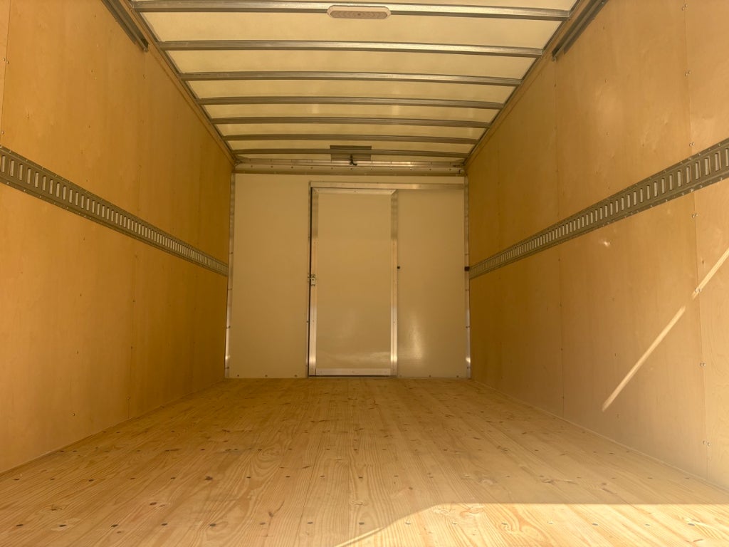 2025 Chevrolet Express 3500 17' Bay Bridge Van Body