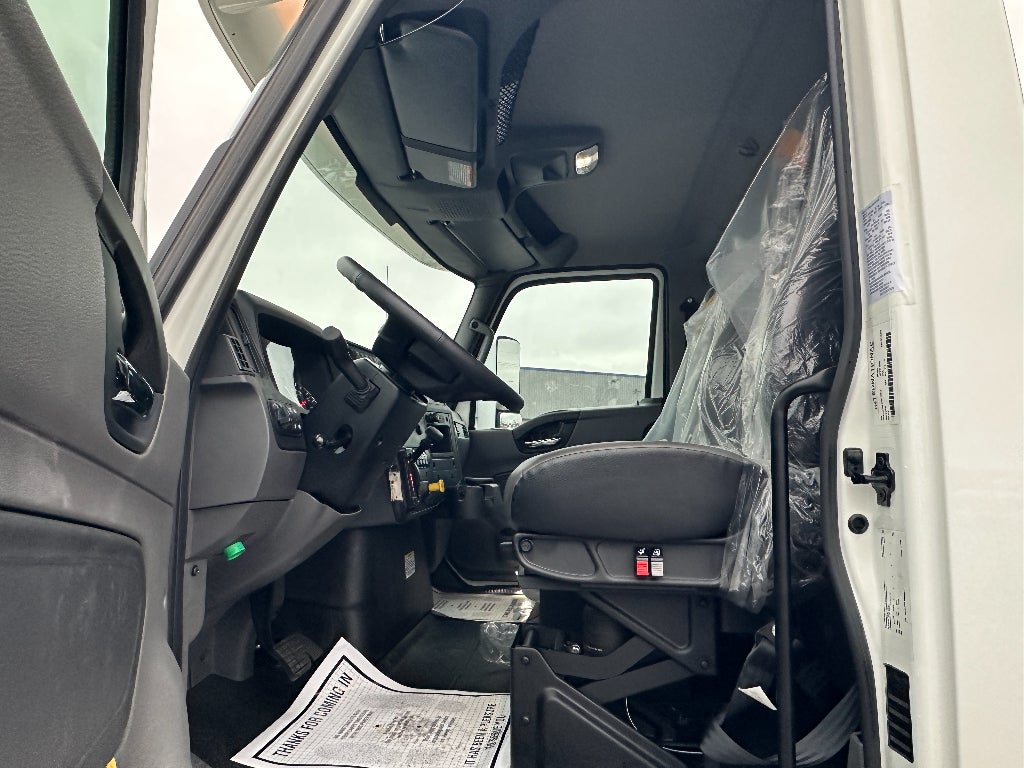 2025 International MV607 WITH A CENTURY 21.5' STEEL / AUTOGRIP