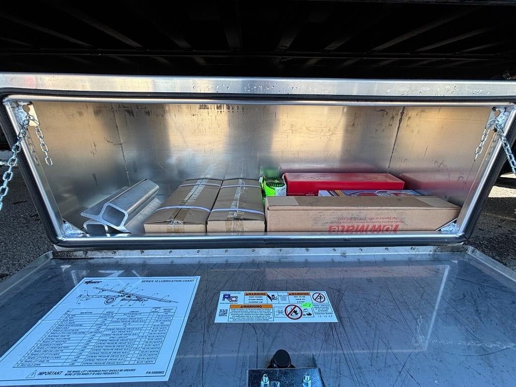 2023 Chevrolet Silverado 6500HD GM515 w/ Century 10S Carrier