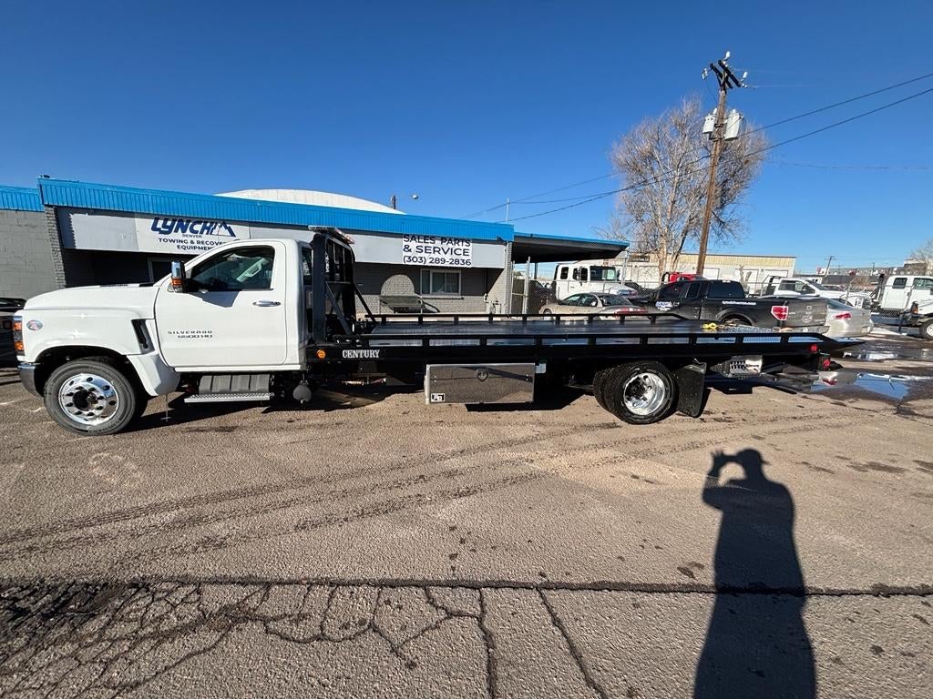 2023 Chevrolet Silverado 6500HD GM515 w/ Century 10S Carrier