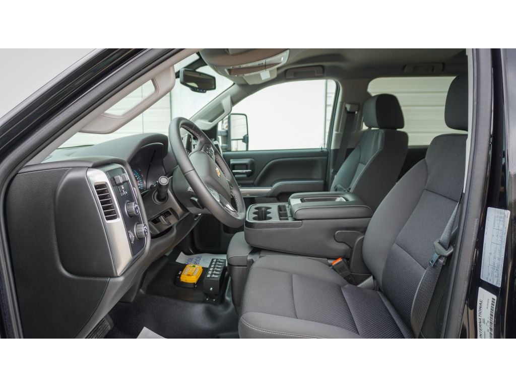 2023 Chevrolet Silverado 6500HD GM515 w/ Century 2465 12-ton wrecker