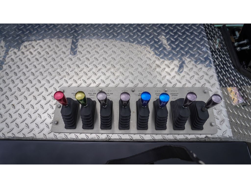 2023 Chevrolet Silverado 6500HD GM515 w/ Century 2465 12-ton wrecker