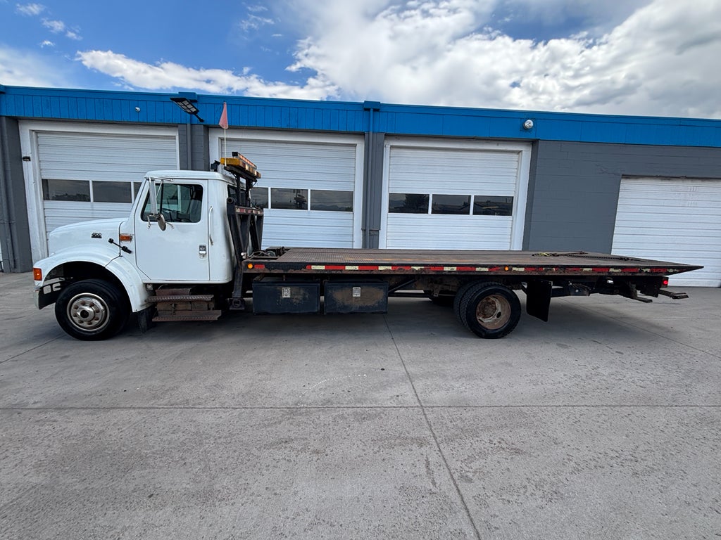 2001 International 4700 MV EC