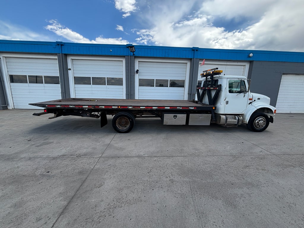 2001 International 4700 MV EC