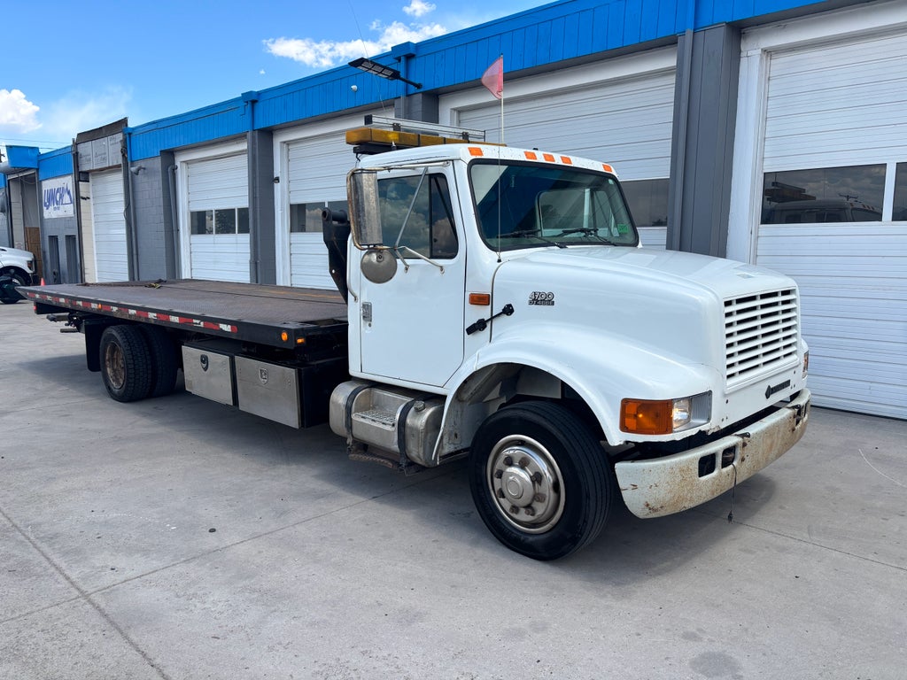 2001 International 4700 MV EC
