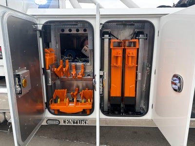 2024 Peterbilt 579 w/ Century 7035 Wrecker