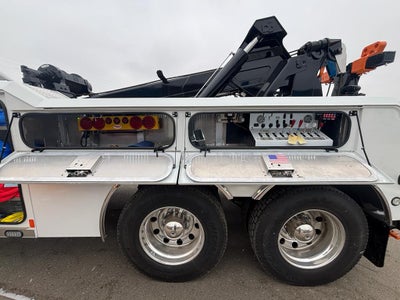 2024 Peterbilt 579 w/ Century 7035 Wrecker