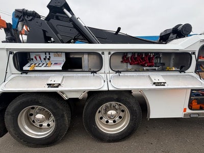 2024 Peterbilt 579 w/ Century 7035 Wrecker