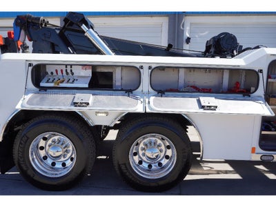 2024 Peterbilt 579 w/ Century 5130 Wrecker