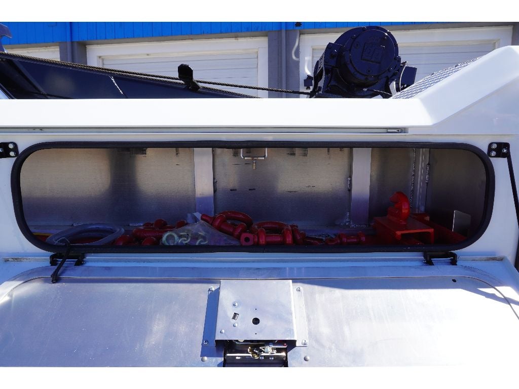 2024 Peterbilt 579 w/ Century 5130 Wrecker