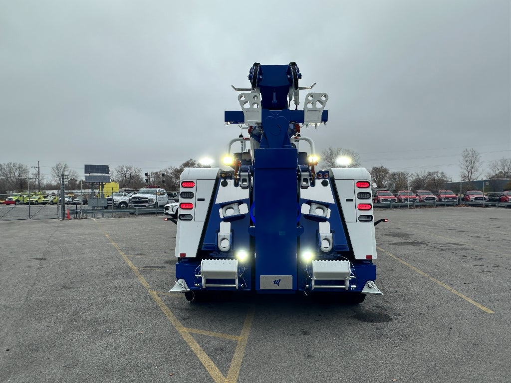 2026 Peterbilt 567 WITH A CENTURY 1135 ROTATOR