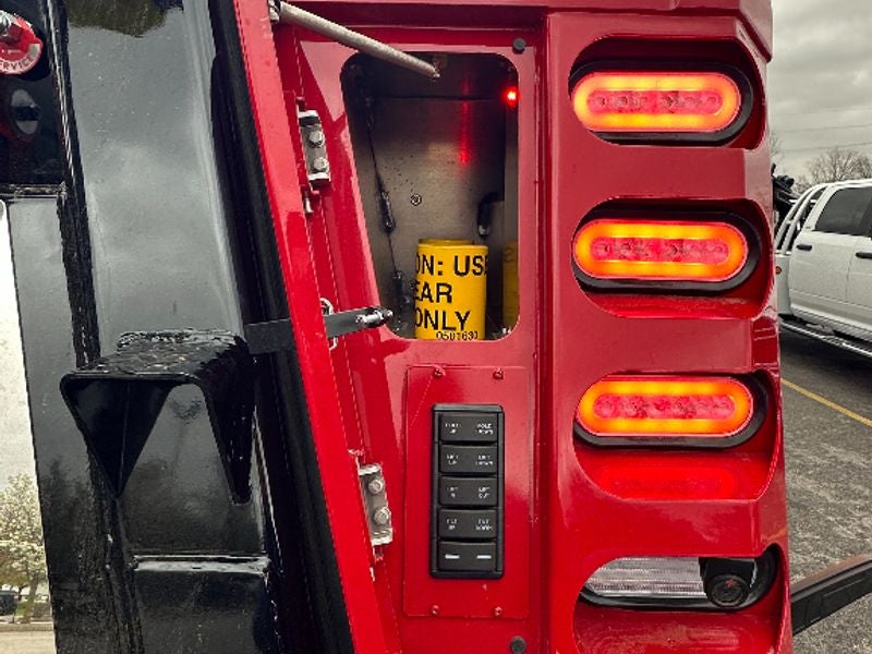 2025 Peterbilt 589 589 WITH A CENTURY 5130