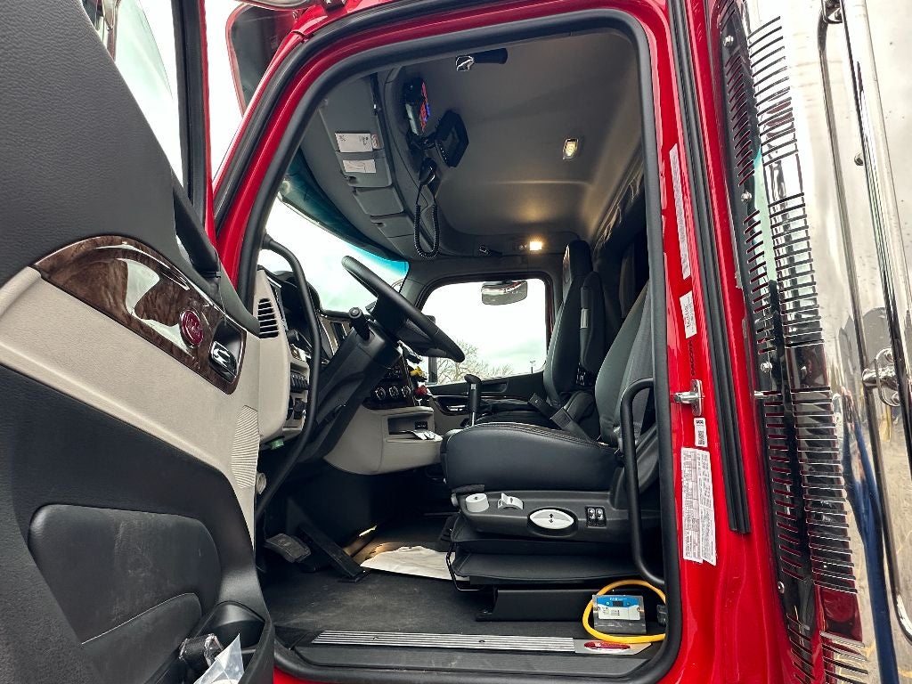 2025 Peterbilt 589 589 WITH A CENTURY 5130