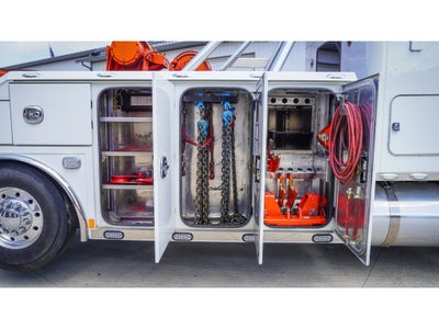 2022 Peterbilt 389 w/ Century 9055XL Wrecker