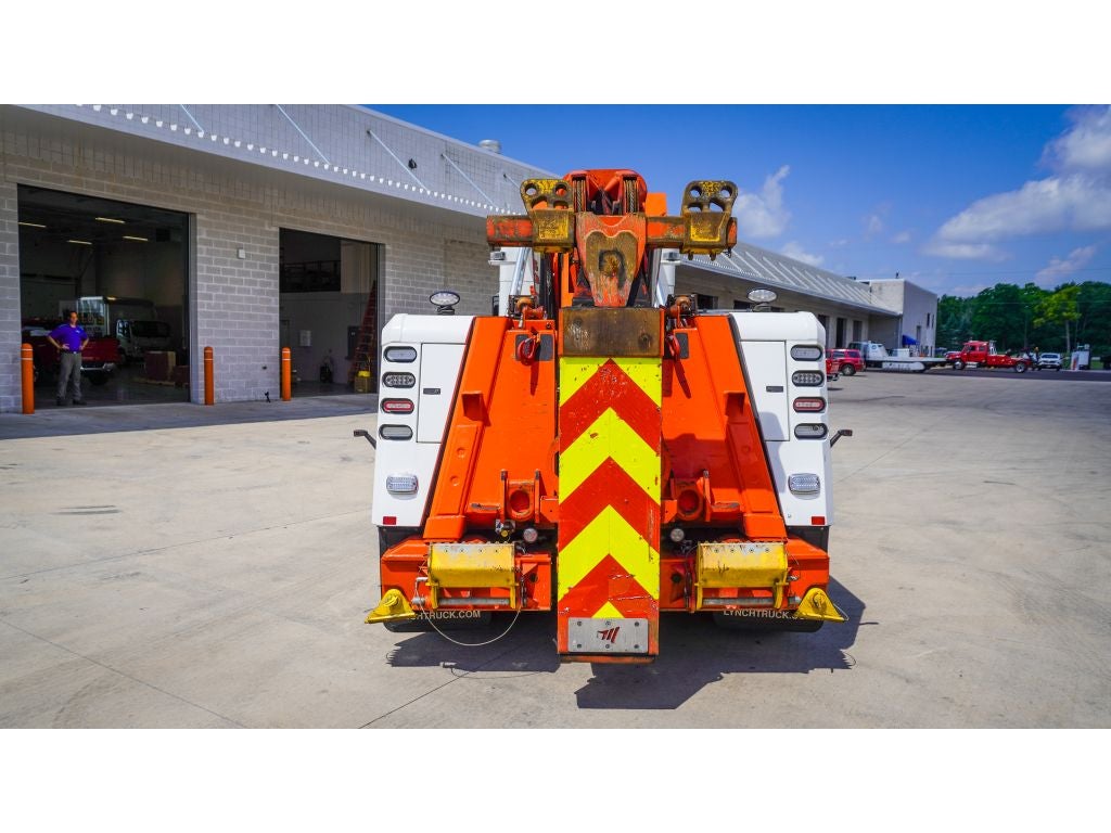 2022 Peterbilt 389 w/ Century 9055XL Wrecker