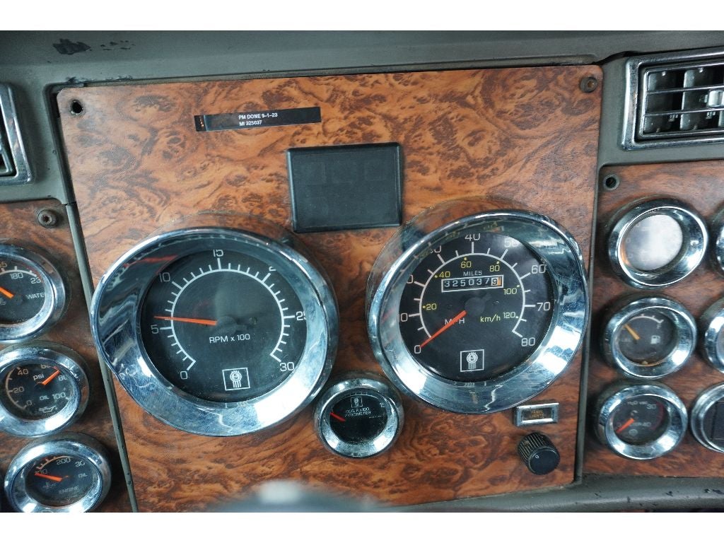 2002 Kenworth W900 W900