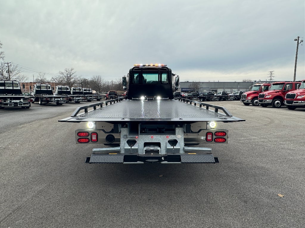 2025 Kenworth T280 WITH A CENTURY 21.5' STEEL CARRIER