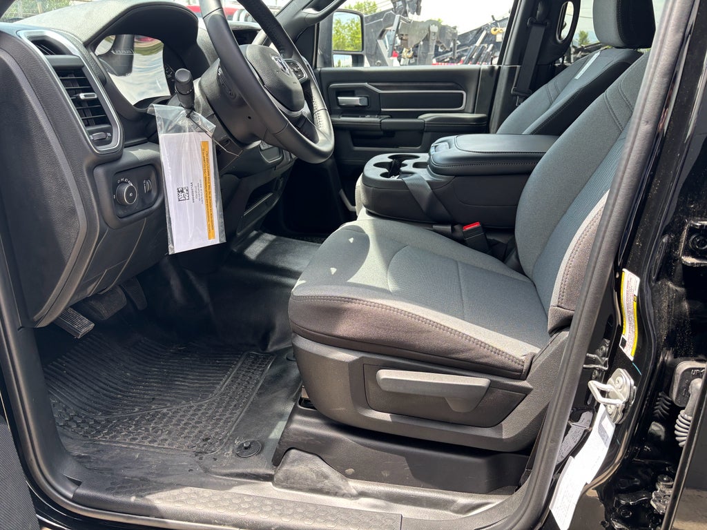 2024 RAM 5500 Chassis w/ Vulcan 894 Wrecker