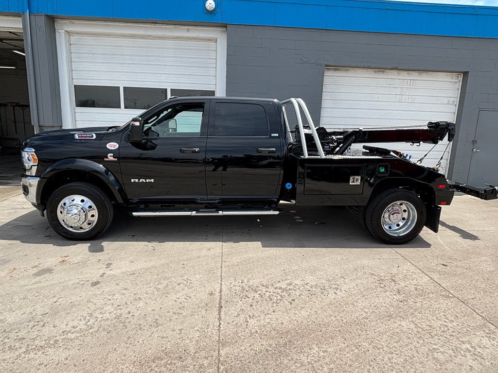 2024 RAM 5500 Chassis w/ Vulcan 894 Wrecker