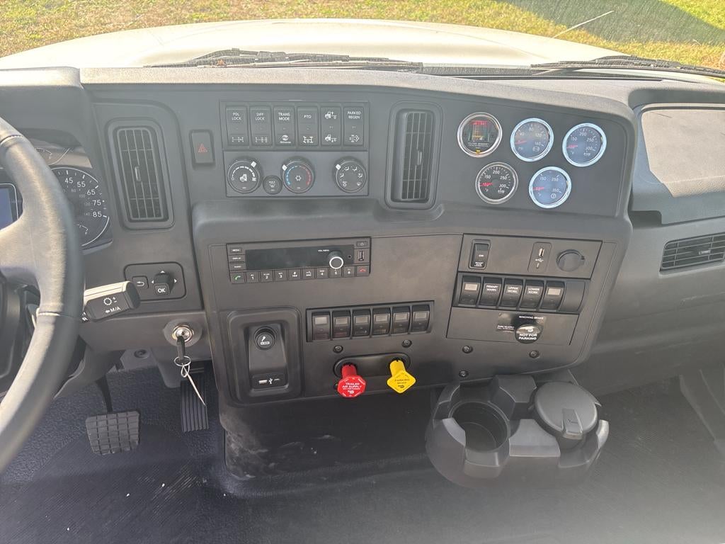 2025 CENTURY INTERNATIONAL w/ Century 20S Industrial Carrier