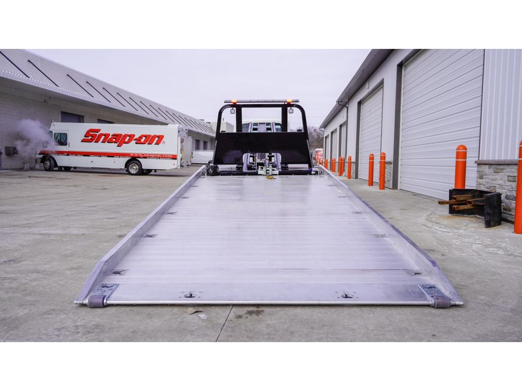 2026 International MV w/ Chevron VLA Carrier