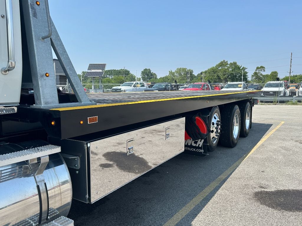 2025 International HX CENTURY 28.5' WOOD INDUSTRIAL