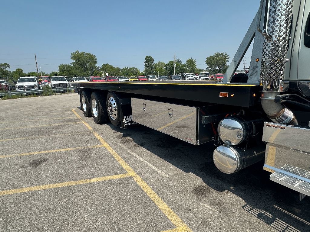 2025 International HX CENTURY 28.5' WOOD INDUSTRIAL