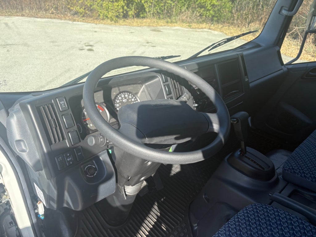 2025 Isuzu NPR-HD 16' Morgan Van Body