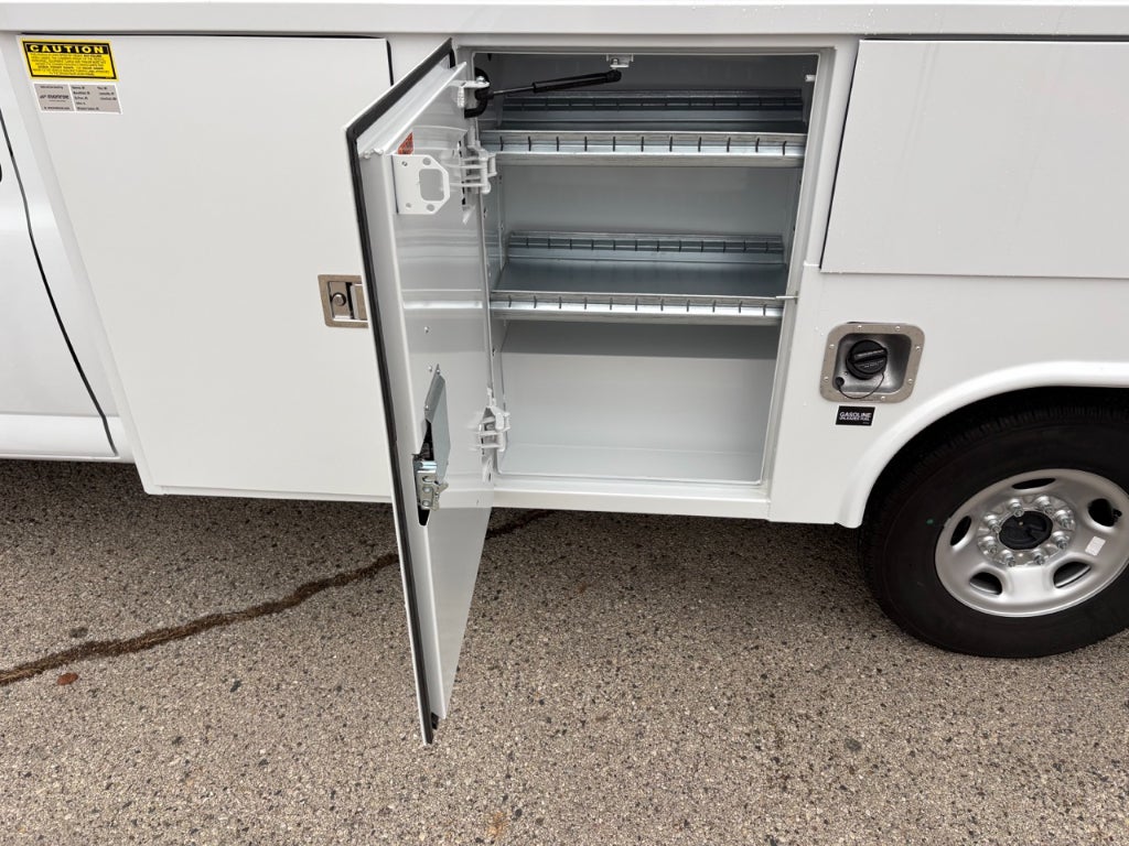 2025 GMC Savana 3500 11' Monroe CSV Body