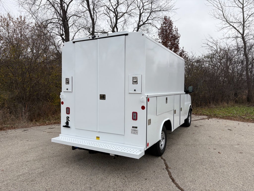 2025 GMC Savana 3500 11' Monroe CSV Body