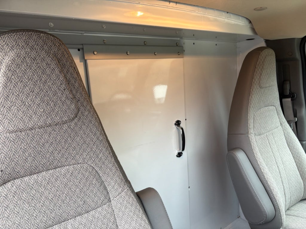 2025 GMC Savana 3500 11' Monroe CSV Body