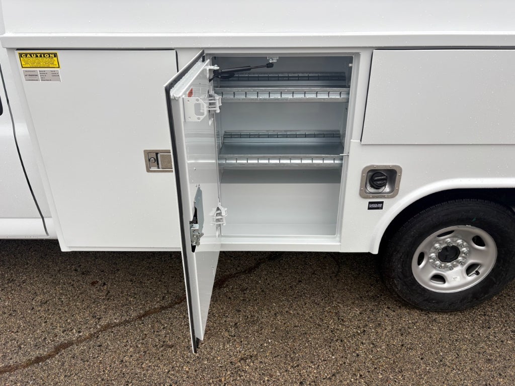 2025 GMC Savana 3500 11' Monroe CSV Body