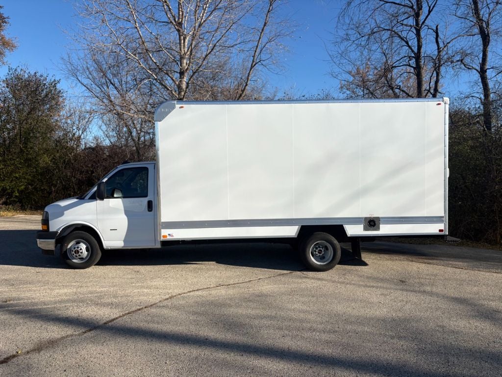 2025 GMC Savana 3500 17' Bay Bridge Van Body
