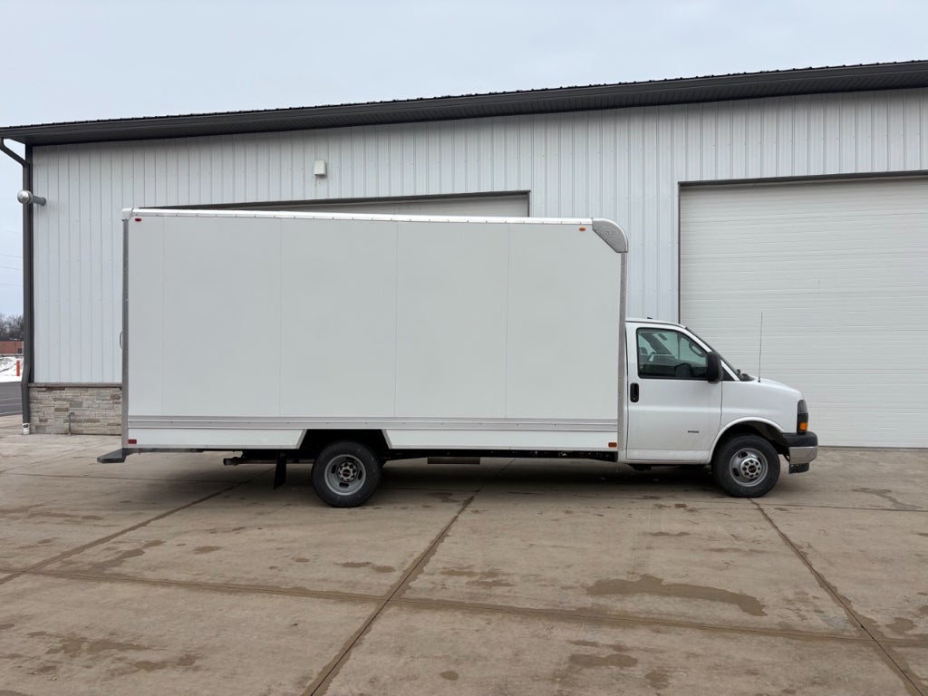 2025 GMC Savana 3500 17' Bay Bridge Van Body