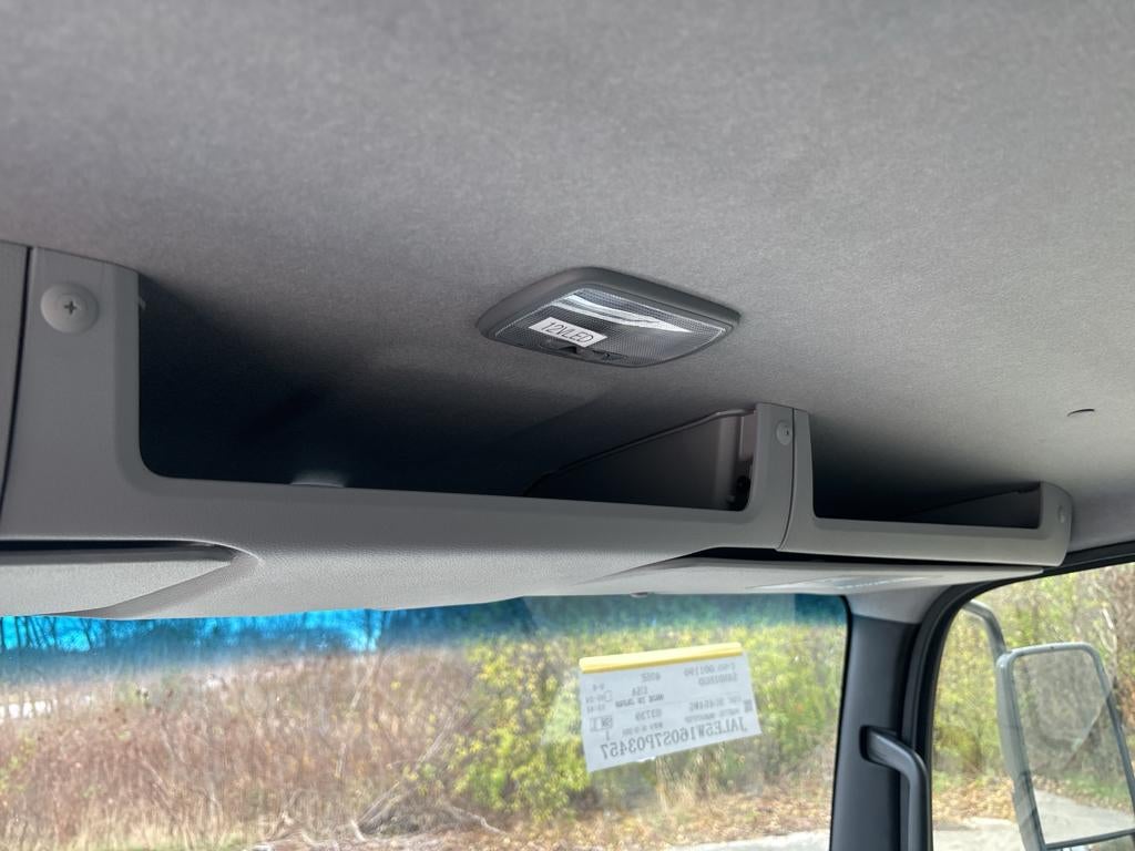 2025 Isuzu NRR NRR 20' Bay Bridge Van Body