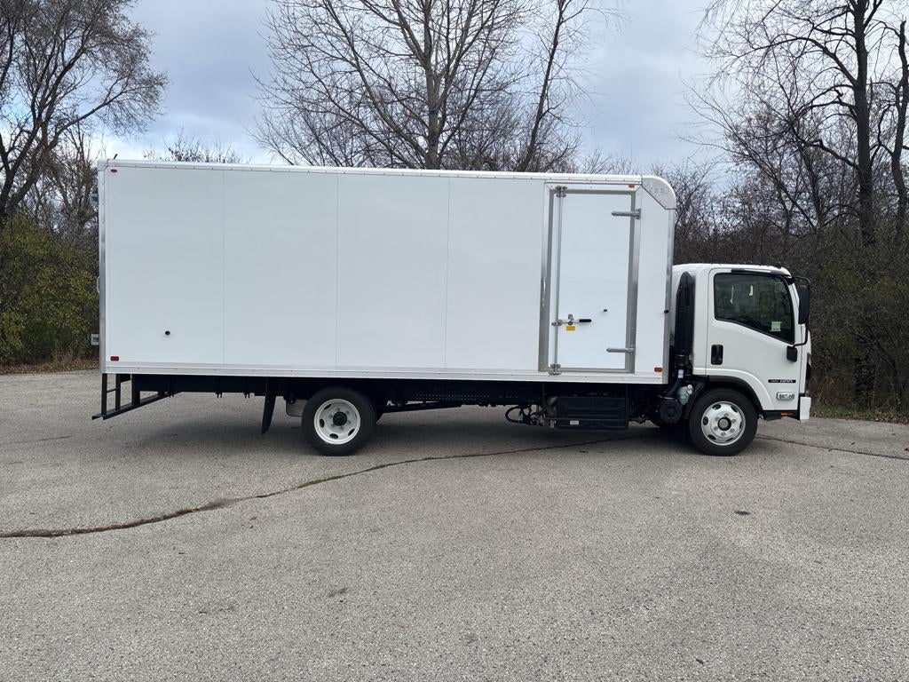 2025 Isuzu NRR NRR 20' Bay Bridge Van Body